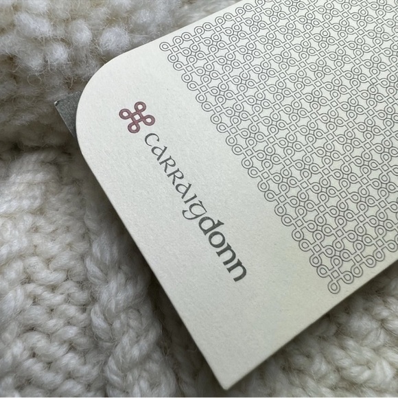 Carraigdonn Handknit Wool Beret Beanie Cream Ivory Pom Pom Hat NWT - Picture 4 of 6